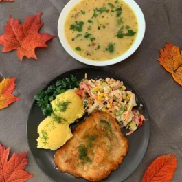 Danie Dnia: Zalewajka z ziemniakami (400g) + Kotlet schabowy (120g) Ziemniaki (200g) Surówka (150g) Bar CBM ul.Orkana 14a (Środa)